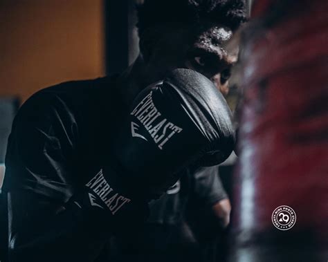BoxRaw (@BoxRaw) .